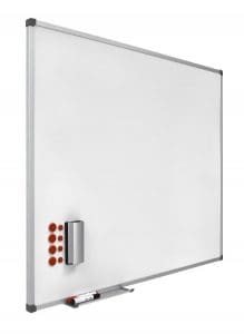 Pizarra laminada rotulable con perfil de aluminio y cantoneras de plástico